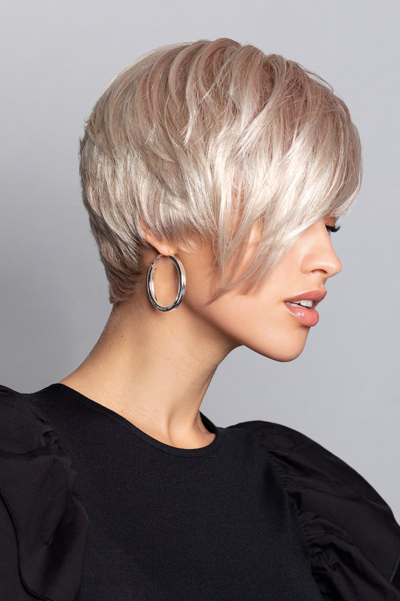 Clic by Gisela Mayer • Top News Collection