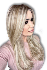 ROCA MARGARITA BLONDE • 16R/17/101B ••• Platinum Blonde blended with Pale ash blonde + a dark ash blonde root