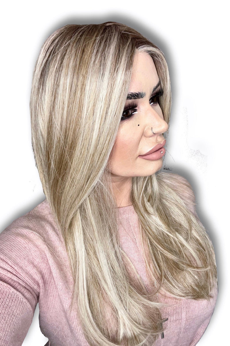 ROCA MARGARITA BLONDE • 16R/17/101B ••• Platinum Blonde blended with Pale ash blonde + a dark ash blonde root