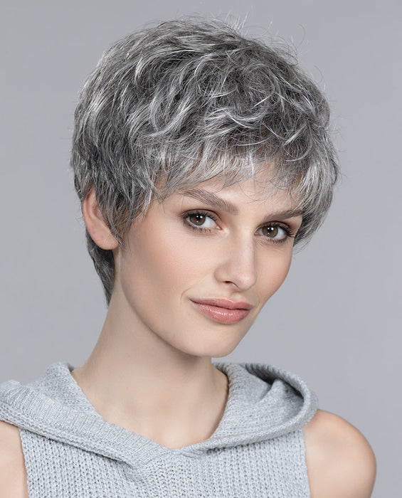 Foxy by Ellen Wille • Hairpower Collection