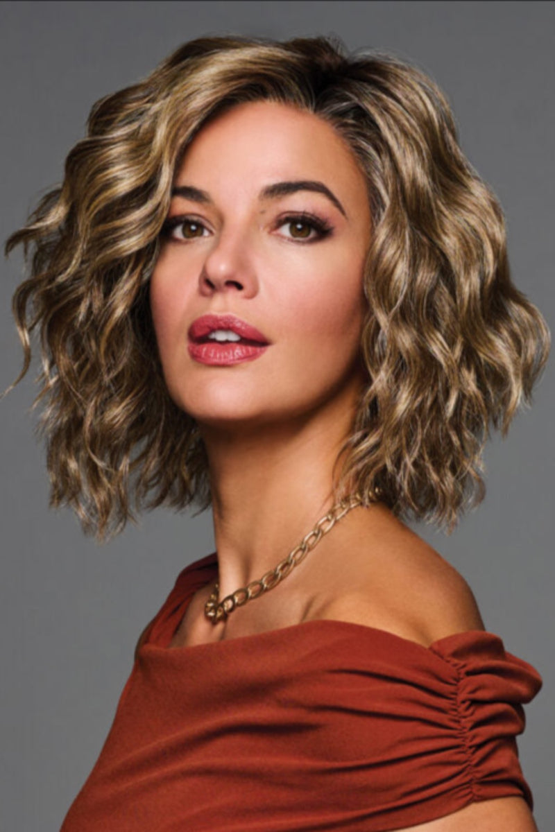 BEAMING BEAUTY | ss11/25 • Shaded Honey Pecan