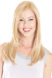 VANILLA LUSH • 140/22/HL613 ••• A blend of honey blonde, gold blonde, light blonde and lightest blonde highlights