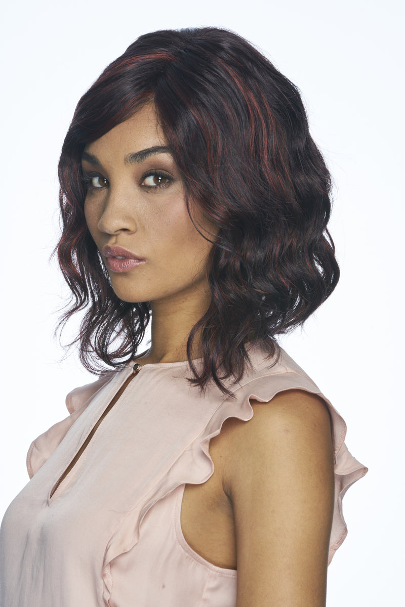 1B/60 • PEPPERCORN | A dark base sprinkled with luminous white highlights. A lighter lace front for natural appearance.