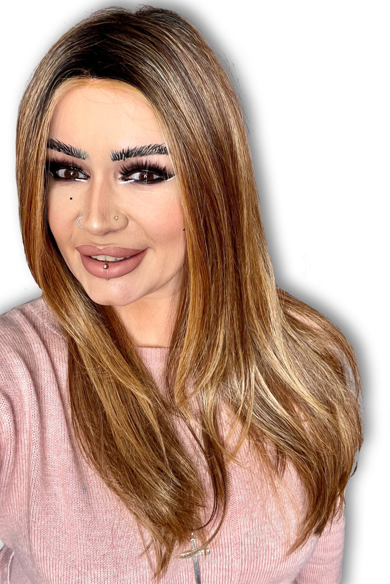 BOMBSHELL BLONDE • 60/88/1001R12 ••• Golden brown root wi pure blonde and satin blonde and a blend of white