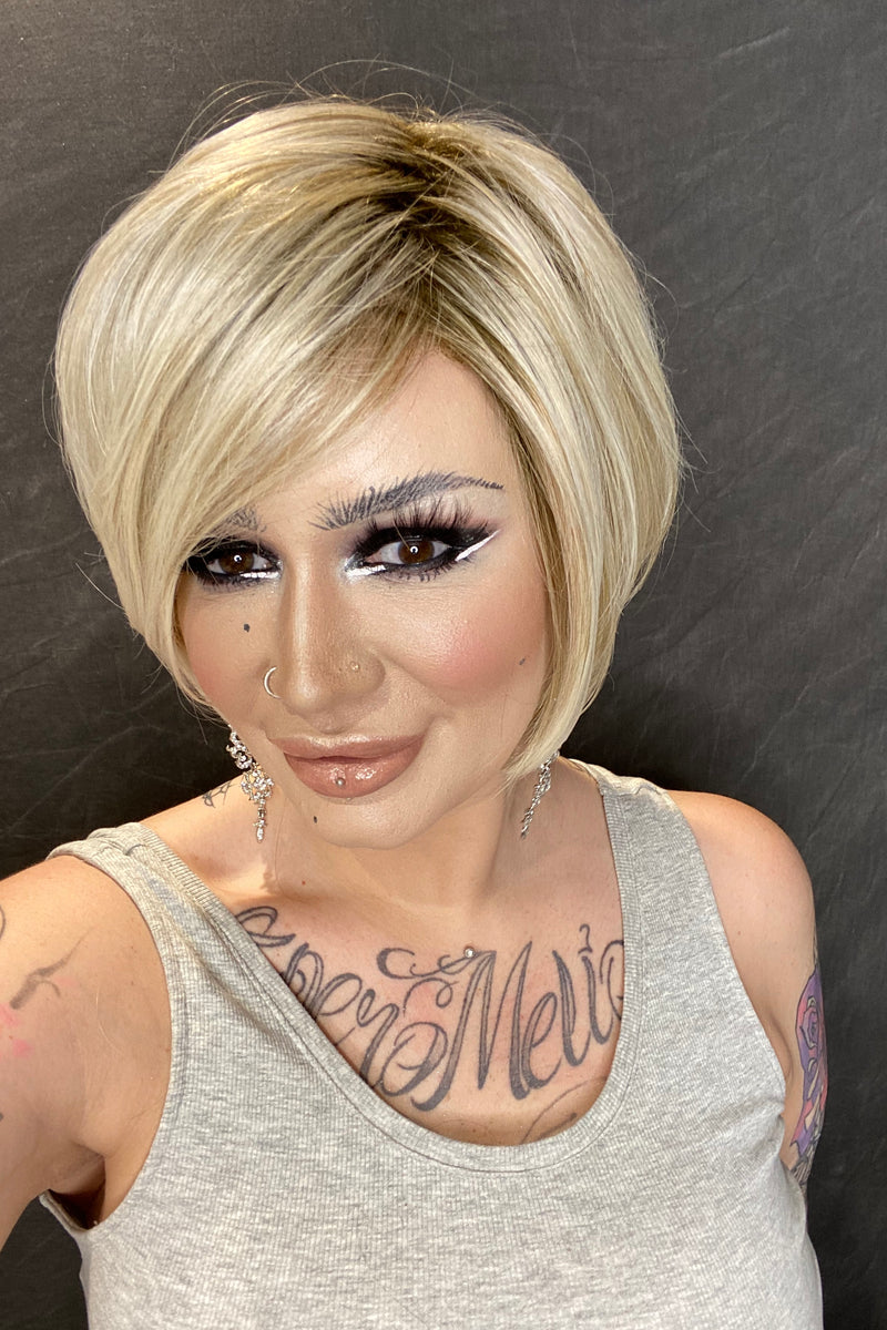 12FS8 • SHADED PRALINE | Light Gold Blonde & Pale Natural Blonde Blend + shaded with Dark Brown