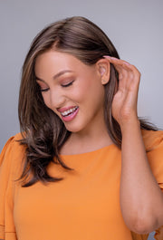 S8-18/26RO • FAWN | Rich dark roots blend to honey and platinum blended ombré