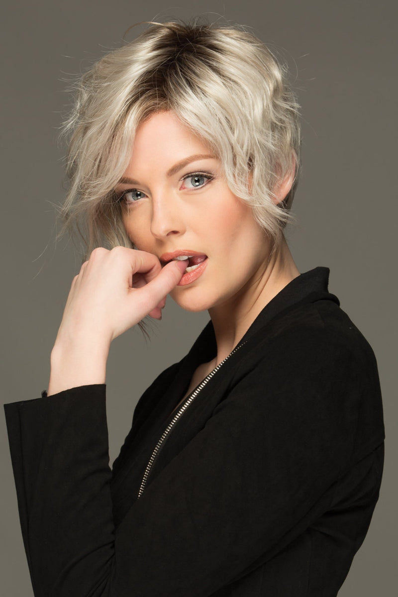 RH14 /88-RT8 ••• Dark Blonde with Lightest Blonde Highlights & Golden Brown Roots