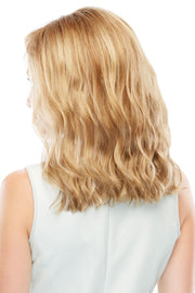 S18-60/102RO • SOLSTICE | Cool dark roots lightening to chic platiinum blonde ombré