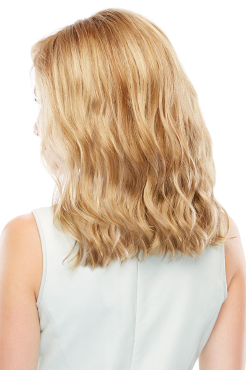 S18-60/102RO • SOLSTICE | Cool dark roots lightening to chic platiinum blonde ombré