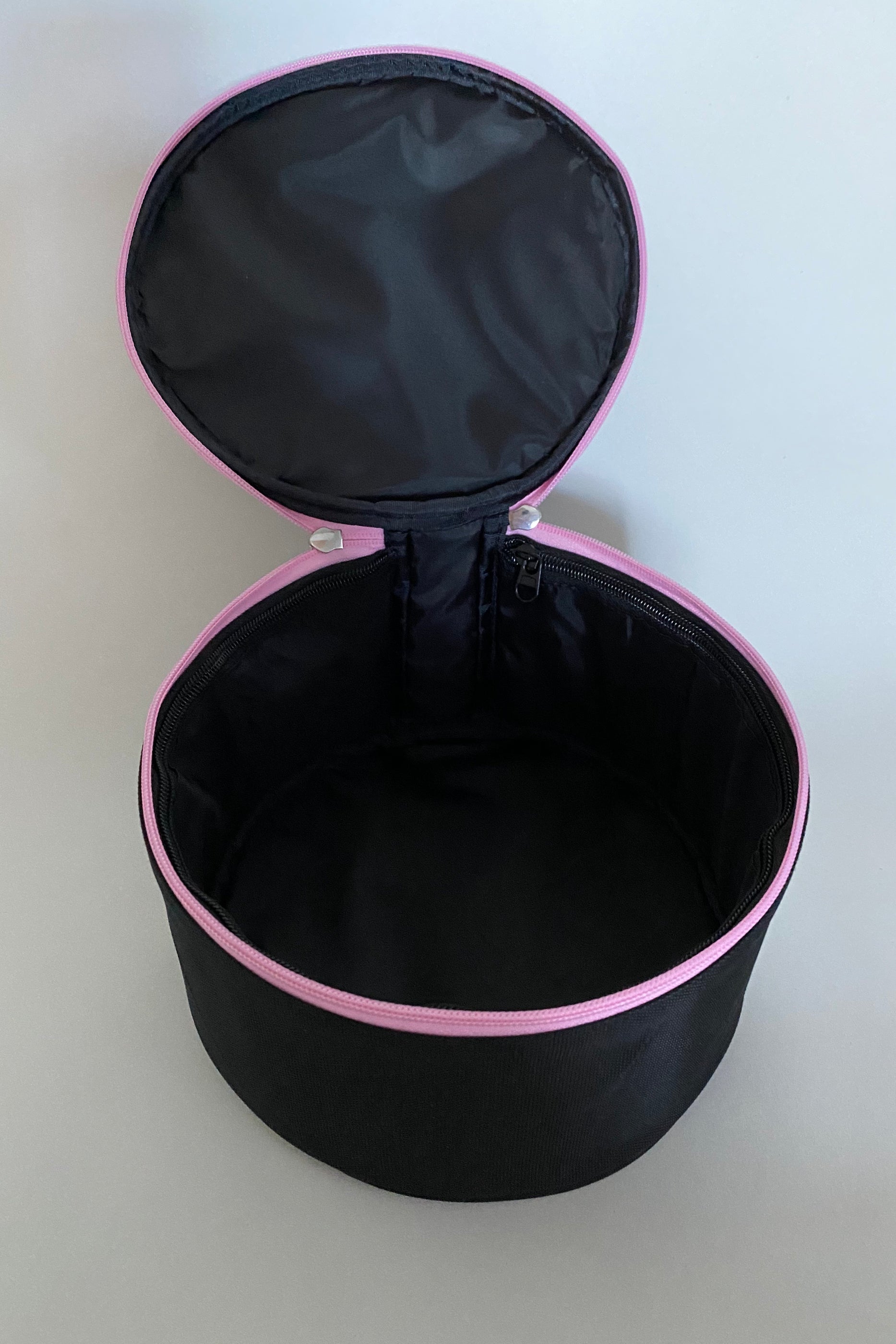 Wig Carry Case by MiMo ® WIG TRAVEL CASE MiMo Wigs THE EXPERTS IN